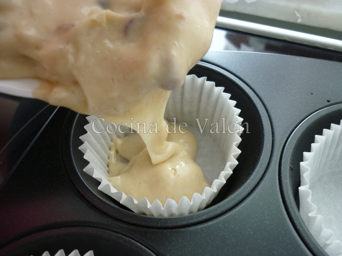 Muffins de Arándanos y nueces de macadamia rellenos de queso cema - Cocina de Valen