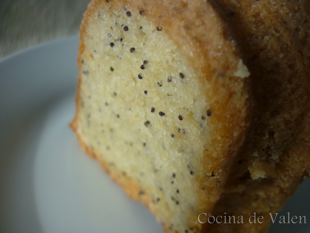 Bundt Cake de Vainilla con semillas de Amapola - Cocina de Valen