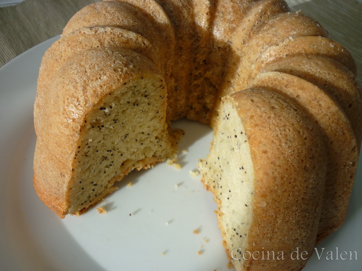 Bundt Cake de Vainilla con semillas de Amapola - Cocina de Valen