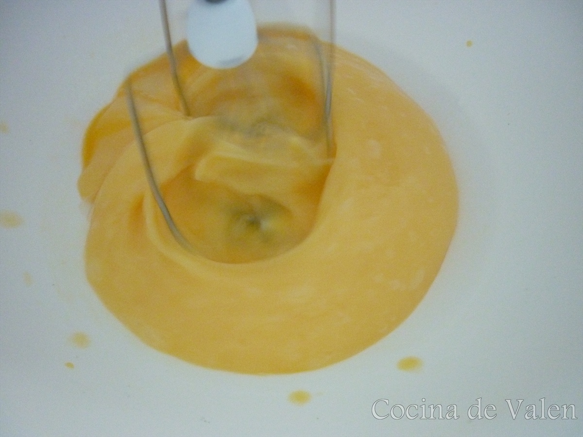 Bundt Cake de vainilla con semillas de amapola - Cocina de Valen