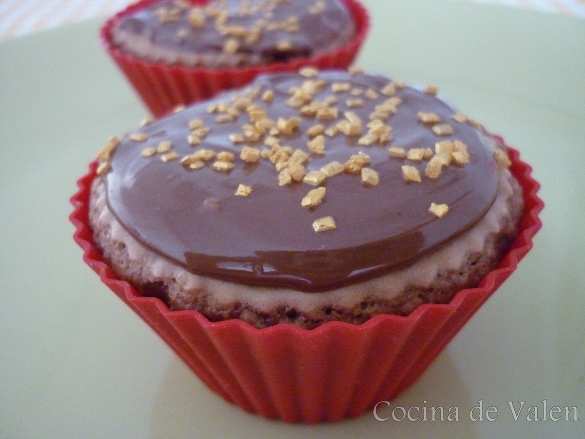 Cupcakes de Chocolate con topping de Nutella y azúcar dorado - Cocina de Valen