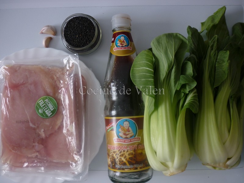 Ingredientes Pollo Salteado con Pak Choi y Sésamo